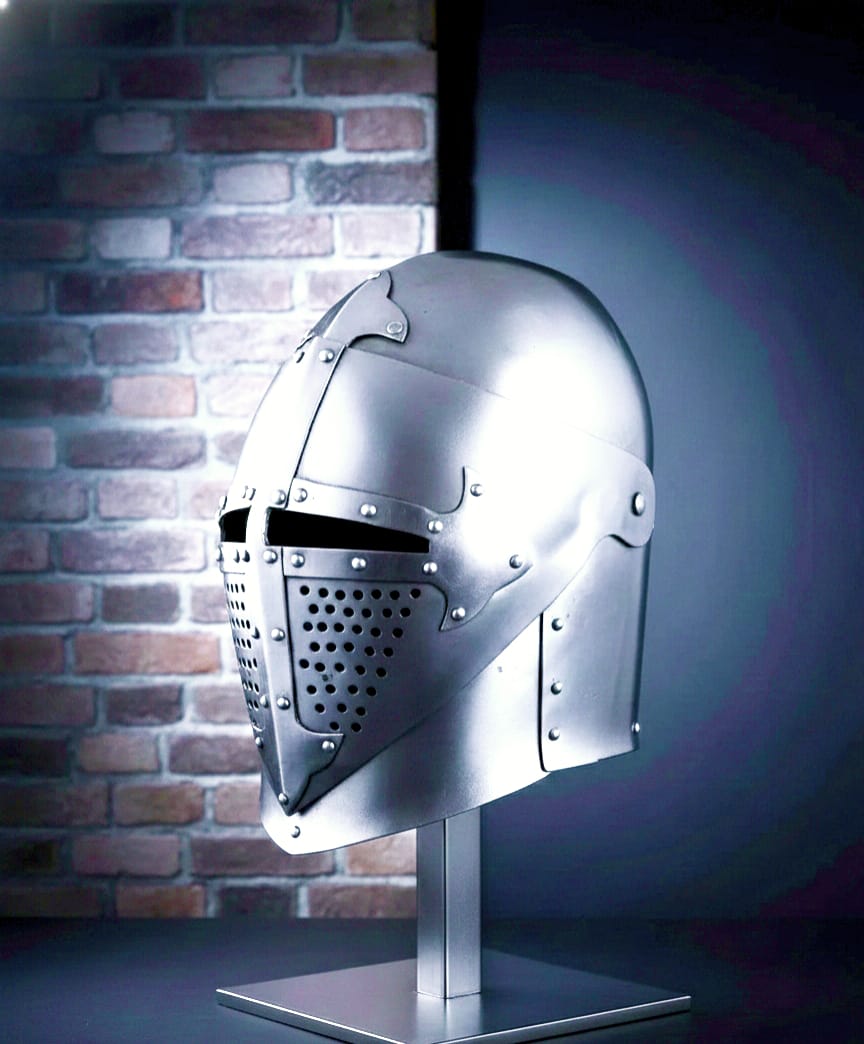 14th Century Visored Bascinet Helmet - Image 2